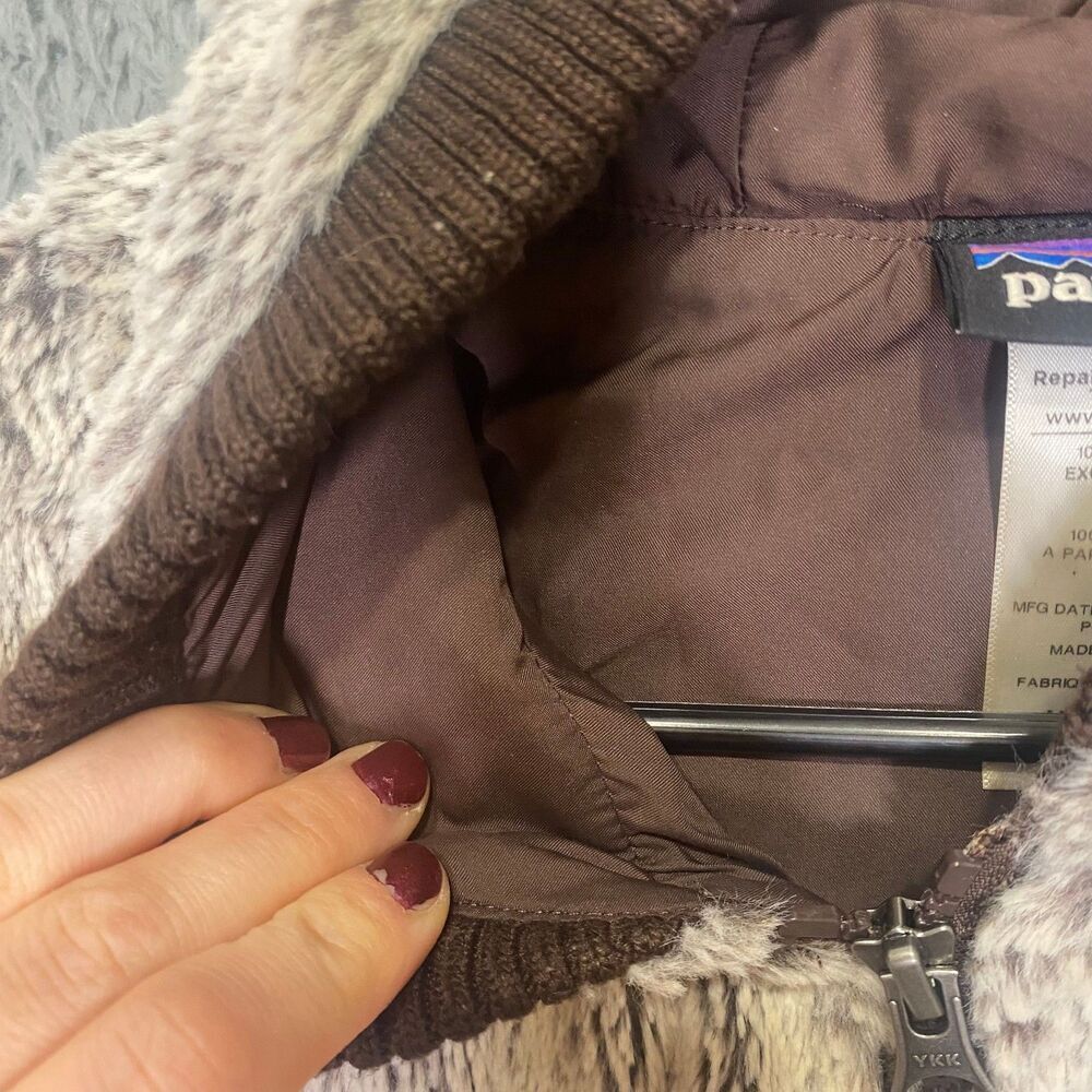 Patagonia Womens faux fur vest hood outerwear full zip pocket winter layering M - Picture 5 of 9
